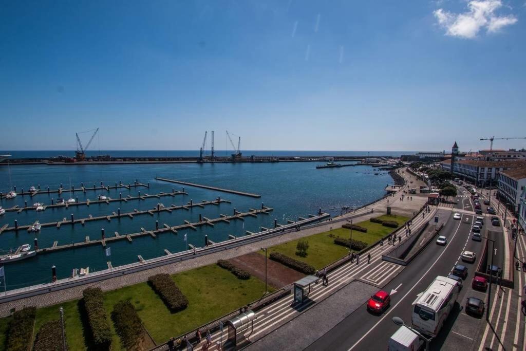 Guestready - Marina View Top Floor With Terrace Ponta Delgada Exterior foto